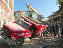 Kamyon Bodrum Katına Düştü