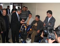 Siirt’te İhtiyaç Sahibi 5 Engelli Vatandaş Akülü Arabaya Kavuştu