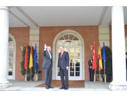 Başbakan Erdoğan, Moncloa Sarayı'nda Törenle Karşılandı