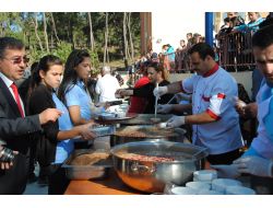 Şelale Lisesi Öğretmenlerinden Aşure İkramı