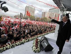 Mhp Lideri Bahçeli'den Uyarı: Küçük Bir Kıvılcım, Telafisi Mümkün Olmayan Hadiselere Neden Olur