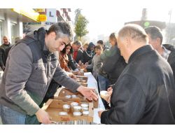 Edirne'de 4 Bin Paket Aşure Kısa Sürede Tüketildi