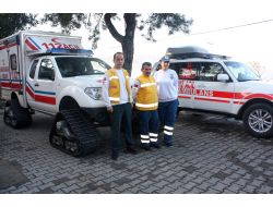 Sağlık Ekipleri, Paletli Ambulansları Kış Şartlarına Hazır Hale Getirdi