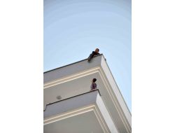 8 Kattan Atlamak İsteyen Genci Emniyet Müdürü İkna Etti