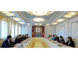 Atambayev, Ashton İle Görüştü