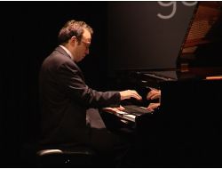 Dünyaca Ünlü Piyanist Şevki Karayel, Beyoğlu’nda Konser Verdi (Özel)