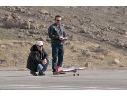 Model Uçak Tutkunları Keçiören'de Yarıştı