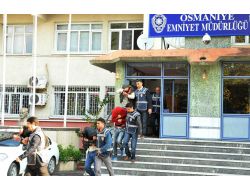 Çocuklarıyla Tehdit Ettikleri Kadınları Fuhşa Zorlayan 7 Örgüt Üyesi Tutuklandı