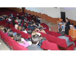 Üniversiteli Gençlere Girişimcilik Eğitimi Verildi