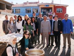 Köy Okulundan Vatandaşa Aşure İkramı