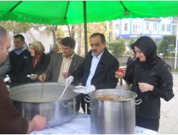 Başkan Yazıcı, Aşure Dağıttı..