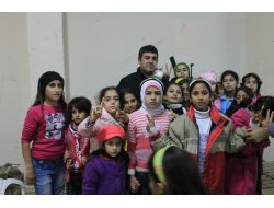 Suriyeli Mülteciler Kamp Müdürü Özcan İçin 11 Bin İmza Topladı