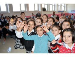 Alaca'da Okullara Atık Pil Toplama Makinesi Dağıtıldı