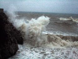 Zonguldak'ta Şiddetli Fırtına Tsunamiyi Andırıyor..