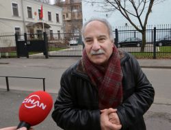 Komünistler, Türkiye'nin Kiev Büyükelçiliği Önünde Esed'e Destek Eylemi Yaptı