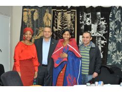 Lesotho Kraliçesi, Türk Şirketi Sesli Tekstil'i Ziyaret Etti