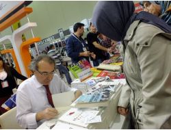 Feza Berk Sosyal Bilimler Lisesi Öğrencileri Tüyap Kitap Fuarı'nı Gezdi