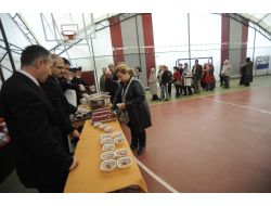 Özel Gökkuşağı Koleji Öğrenci Ve Velilere Aşure Dağıttı