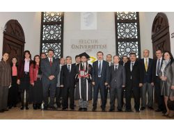 Üniversiteyi Hem Konya'da Hem De Abd'de Okudu Çift Diploma Sahibi Oldu