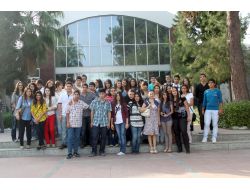 Genç İletişimciler Tiyatroda