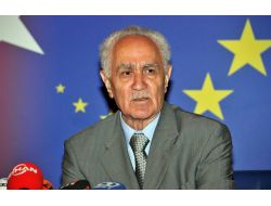 Kemal Burkay: Giyim Serbestisi Olumlu