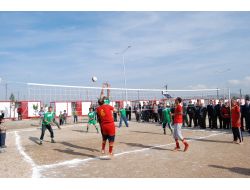 Suriyeli Sığınmacılar Bu Toplarla Savaşa Değil Spora Yöneldi