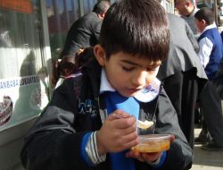 Sarıkamış Esnafından Aşure Dağıtımı