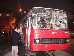 Sancaktepe'de, 2 İEET Otobüsü Taş Yağmuruna Tutuldu!