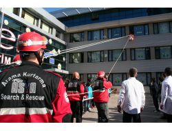 Kimse Yok Mu'dan Öğrencilere Deprem Eğitimi