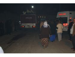 Mahkum Yakınları Cezaevine Akın Etti