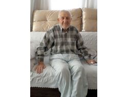 Yatağa Bağlı Kalan Emekli Öğretmenin En Büyük Destekçisi Eşi