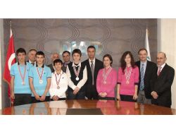 Servergazili Öğrenciler Bilim Olimpiyatlarından 6 Madalyayla Döndü