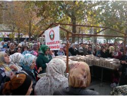 Kardelen Derneği 41 Hatim Ve Bin 1 Yâsin'li Aşure Dağıttı