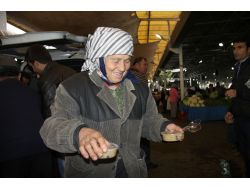 Bodrum Eğitim Gönülleri Derneği, Cem Vakfı'yla Beraber Aşure Dağıttı