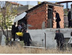 Üşümemek İçin Bacayı Kapatınca Zehirlenerek Öldü