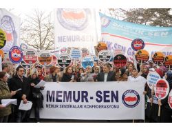 Memur-sen'den Başörtüsü Yasağının Kaldırılması İçin Tbmm Önünde Eylem