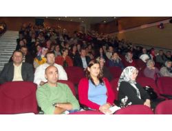 "Öğrencilere Pozitif Düşüncelerle Yaklaşın"