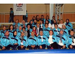 Denizli Belediyesi’nden 3 Bin Kadına Eşofman
