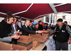 Beylikdüzü Belediyesi’nden 20 Bin Paket Aşure İkramı