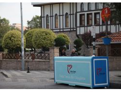 Güngören Belediyesi'nden Çöp Kutularına Koruganlı Makyaj