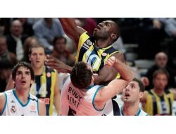 Fenerbahçe Ülker, Real Madrid'e 77-61 Kaybetti!