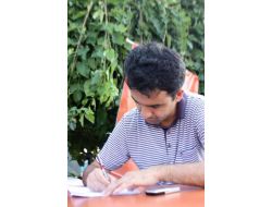 Öğretmen Akyürek, Şiir Yarışmasında Kocaeli Birincisi Oldu