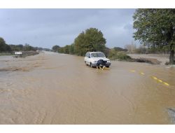 Çanakkale’deki Selde 3 Kişi Mahsur Kaldı