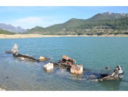 Kozan Barajı'ndaki Turistik Tekneye Sabotaj Şüphesi