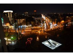 Aids'le Mücadele İçin Mumlarla Kırmızı Kurdele Oluşturdular