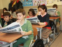 İlkbahar İlköğretim Okulu Öğrencileri, Today’s Zaman İle İngilizce Öğreniyor