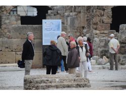 Antalya'da 340 Bin Alman Ve İngiliz Kültür Turuna Çıktı