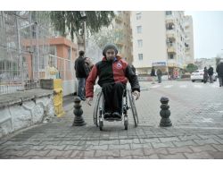 Bornova İlçesinde Kaldırımlar Ve Yollar Engellilere Uygun Hale Getirildi