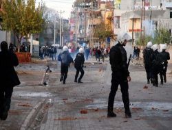 Adana'da Kapatma Gerginliği