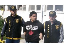 Sohbet Ederken Cep Telefonu Çaldı!